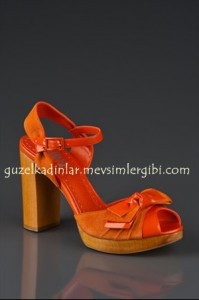 Jennfier Lopez Turuncu Ayakkabı