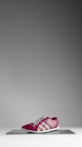 Burberry 2011 İlkbahar Yaz ayakkabı modelleri