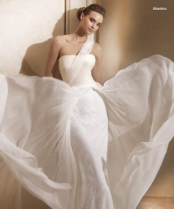 en yeni pronovonias gelinlikler