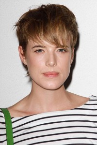 aggness deyn kısa saçları