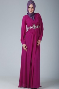 fuşya eflatun tesettürlü abiye elbise modelleri