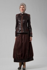 TUĞBA VENN deri ceketli etekli takım