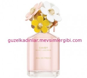 Marc Jacobs yaza uygun çiçeksi parfümler