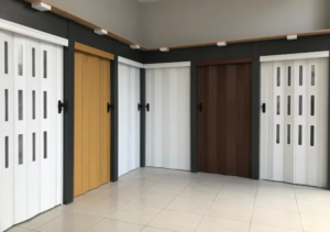 KALİTELİ MAFSALLI TENTE 5 AYLIK GÜNEŞLİK 2 Sürgülü akordiyon kapı az kullanılmış çok az yer kaplarlar
